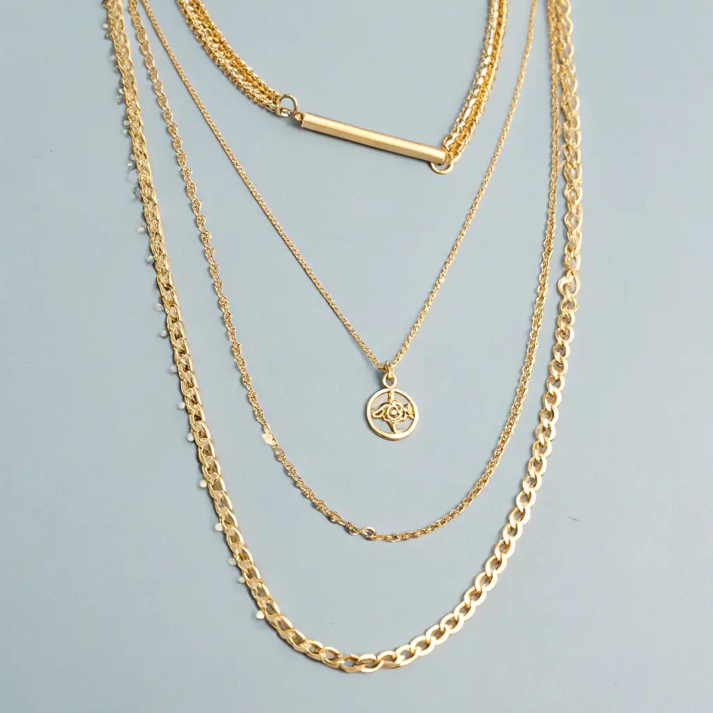 Colar de Correntes em Camadas